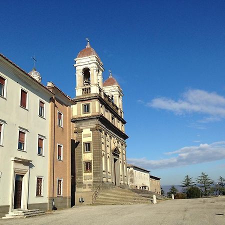 ホテル Monastero San Vincenzo - Casa Per Ferie Bassano Romano エクステリア 写真