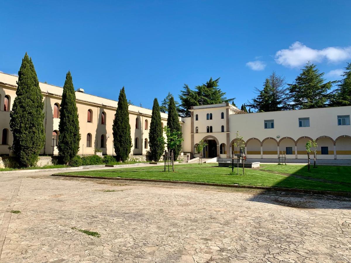 ホテル Monastero San Vincenzo - Casa Per Ferie Bassano Romano エクステリア 写真